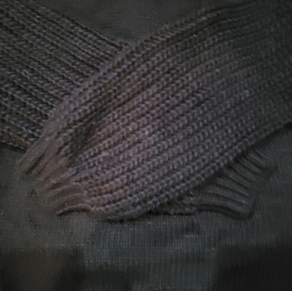 Forever 21 Black crewneck Sweater sz 1x - Picture 3 of 7